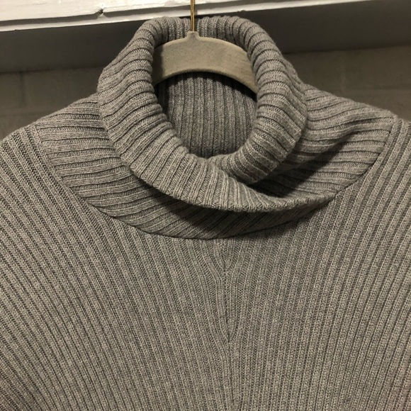 The Limited dolman sleeve sweater - Picture 2 of 6